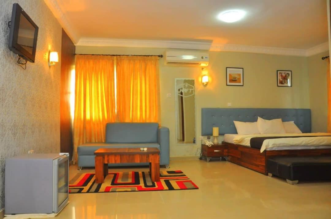 Royal Kaft Hotel Ikorodu 외부 사진